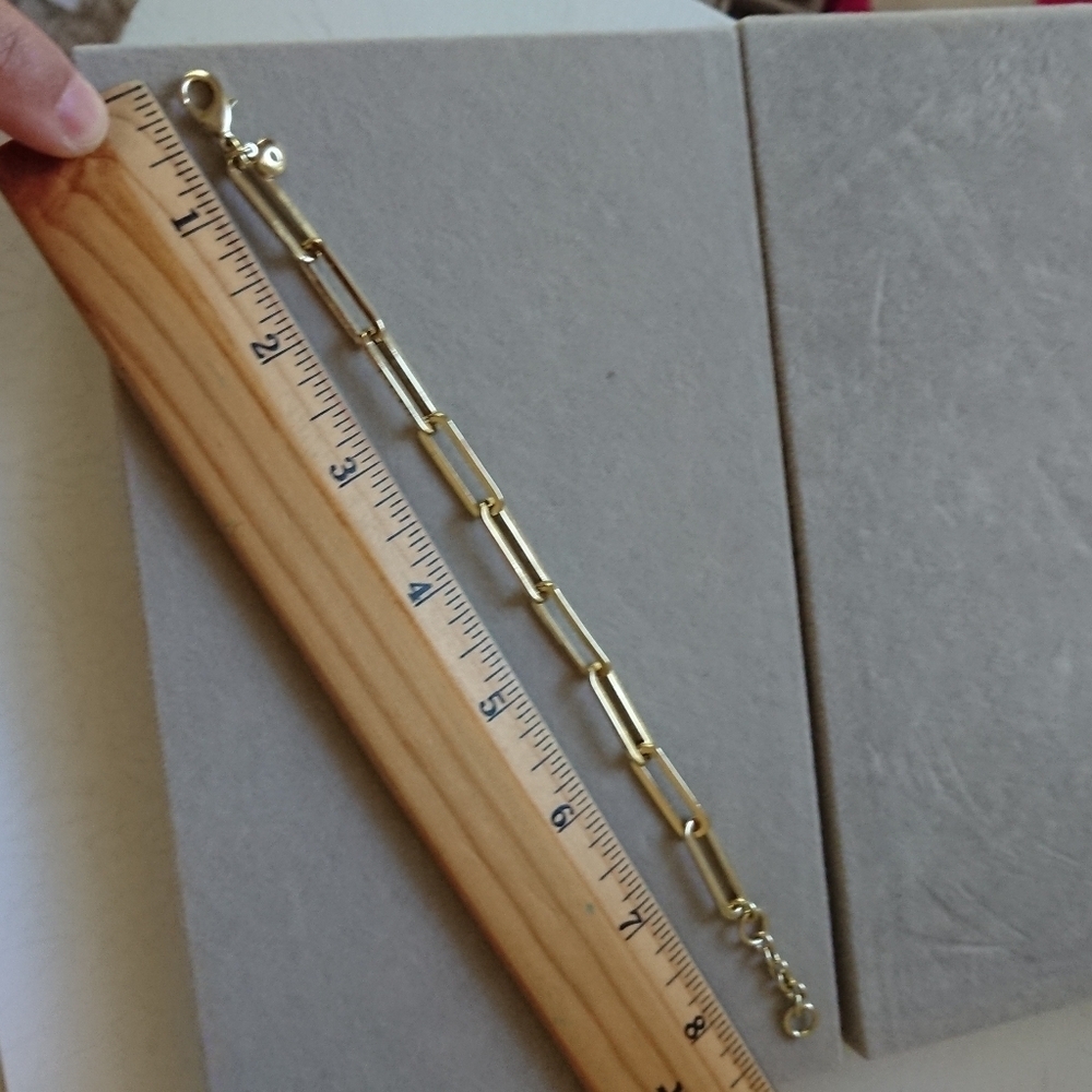 Elegant light Gold tone Paperclip Chain Chain Bracelet - Picture 4 of 6